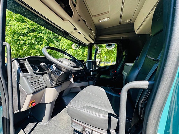 Scania R450 NextGen 6x2 Kran & Tipp Hiab 302 Kran 9 of 12