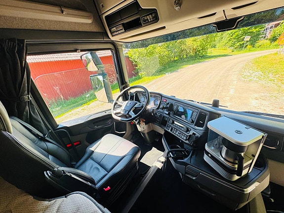 Scania R450 NextGen 6x2 Kran & Tipp Hiab 302 Kran 11 of 12