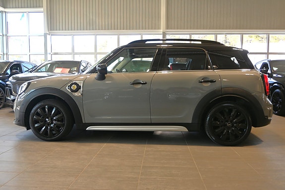 MINI Countryman Cooper SE 2 of 5