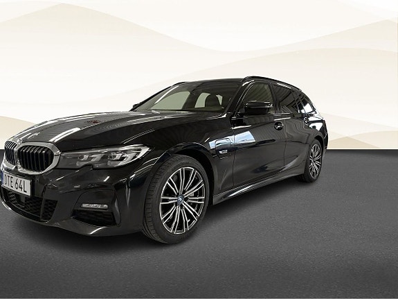 BMW 330e 18 of 18