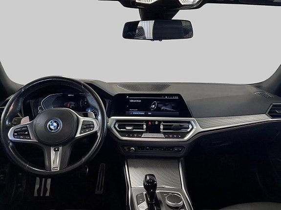 BMW 330e 11 of 18