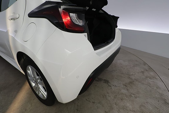 Toyota Yaris 7 of 29