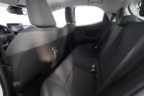 Toyota Yaris 17 of 29