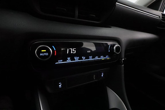 Toyota Yaris 21 of 29