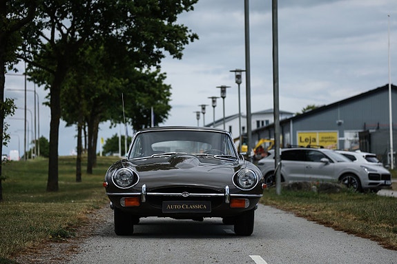 Jaguar E-TYPE 4 of 5