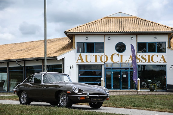 Jaguar E-TYPE 3 of 5