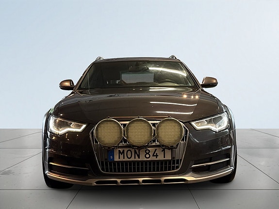 Audi A6 allroad 2 of 5
