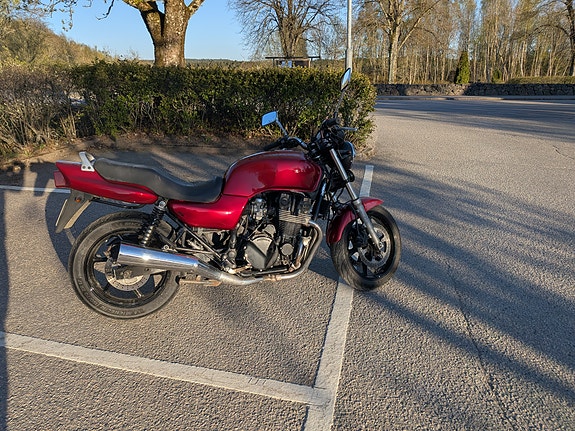 Honda CB750F2 (RC42) 3 of 3