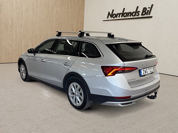 Skoda Octavia Scout 3 of 5