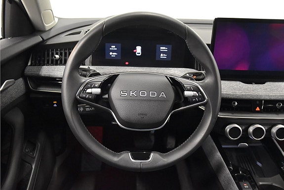 Skoda Superb 2 of 5