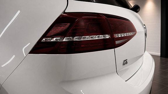 Volkswagen Golf VII 10 of 24