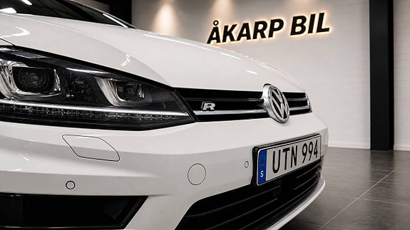 Volkswagen Golf VII 9 of 24