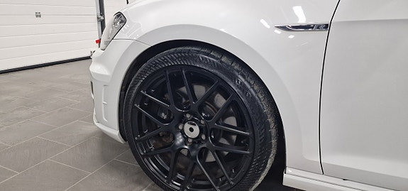 Volkswagen Golf VII 22 of 24