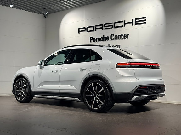 Porsche Macan 5 of 5