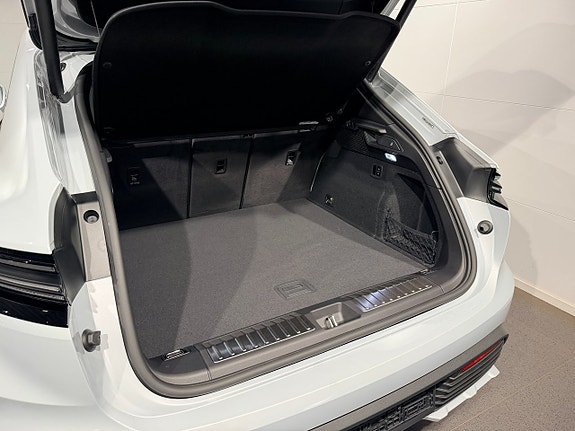 Porsche Macan 21 of 22