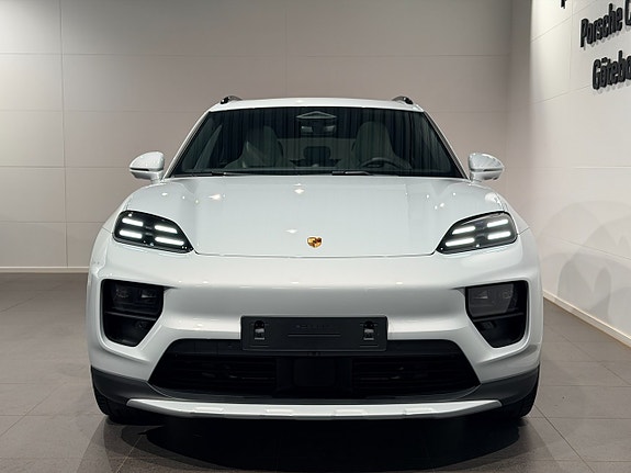 Porsche Macan 3 of 5