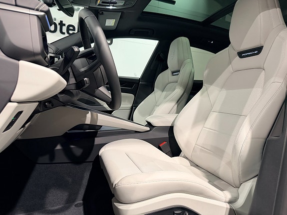 Porsche Macan 19 of 22