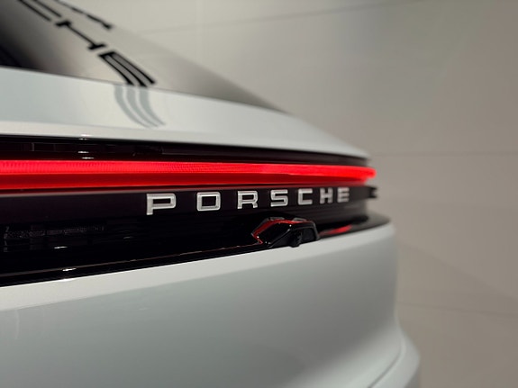 Porsche Macan 10 of 22