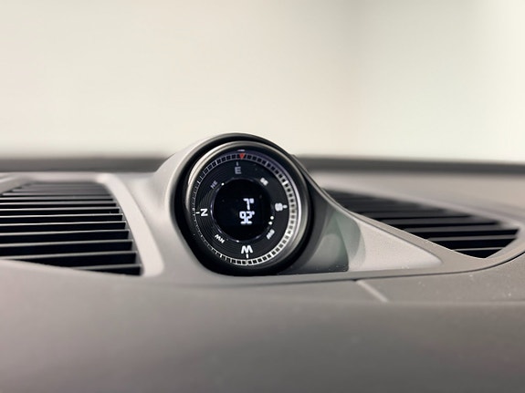 Porsche Macan 18 of 22