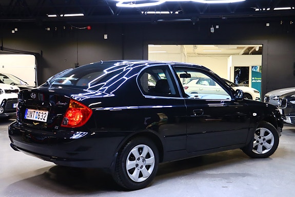 Hyundai Accent 5 of 22