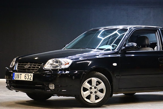 Hyundai Accent 4 of 22