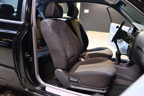 Hyundai Accent 13 of 22