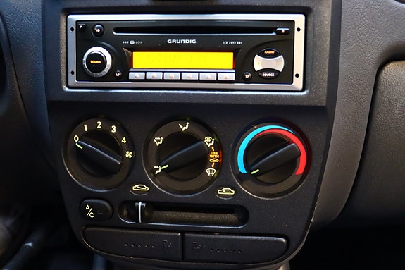 Hyundai Accent 19 of 22