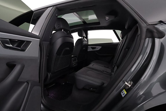 Audi Q8 13 of 29