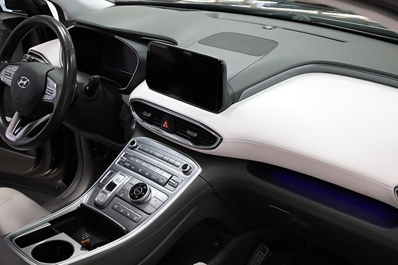 Hyundai Santa Fe 17 of 25