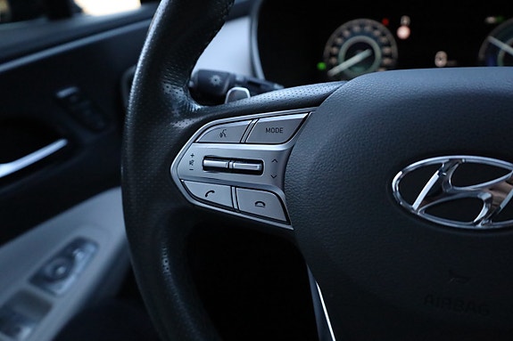Hyundai Santa Fe 22 of 25