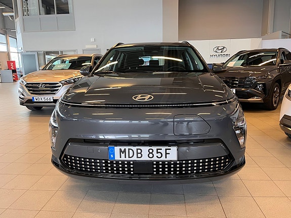 Hyundai Kona 2 of 5
