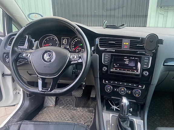 Volkswagen Golf VII 8 of 8