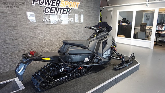 Polaris 650 INDY VR1 DYNAMIX 137 *Ränta: 0% - 3,95%* 3 of 7