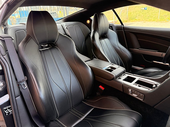 Aston Martin DB9 12 of 17
