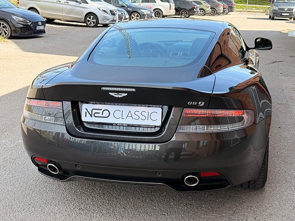 Aston Martin DB9 7 of 17