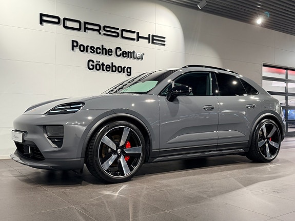 Porsche Macan 8 of 15