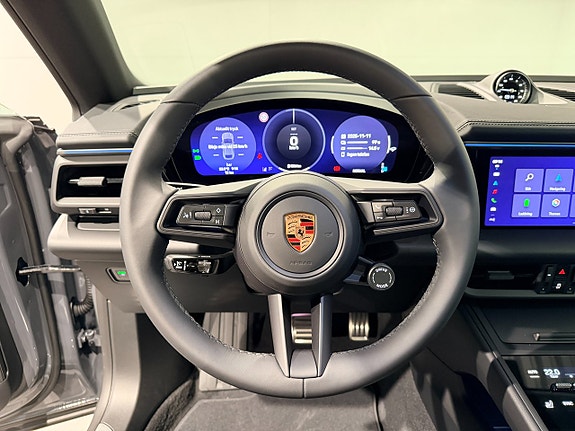 Porsche Macan 13 of 15