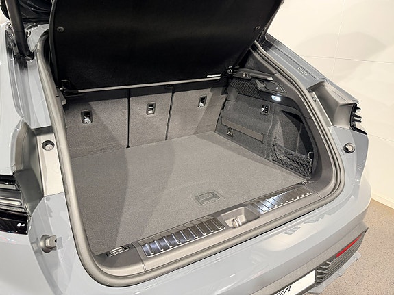 Porsche Macan 15 of 15