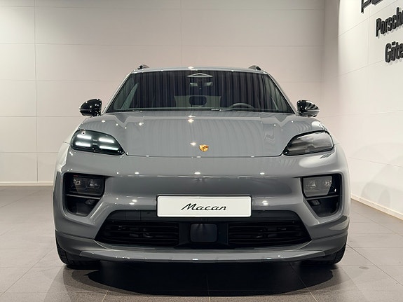 Porsche Macan 3 of 5