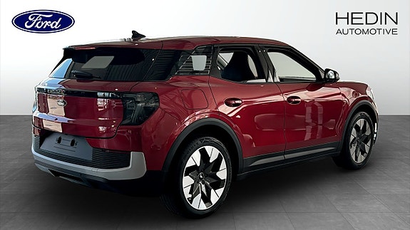 Ford Explorer 2 of 9