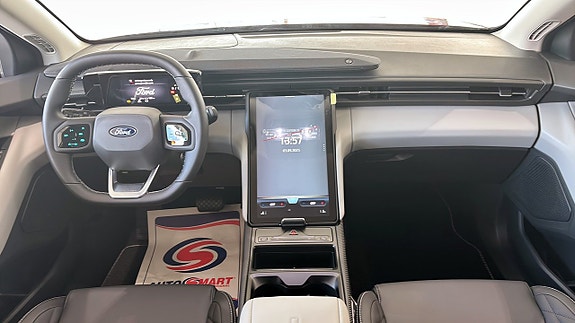 Ford Explorer 4 of 9