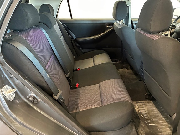 Toyota Corolla 14 of 18