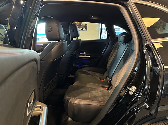 Mercedes-Benz GLA250 e 25 of 29