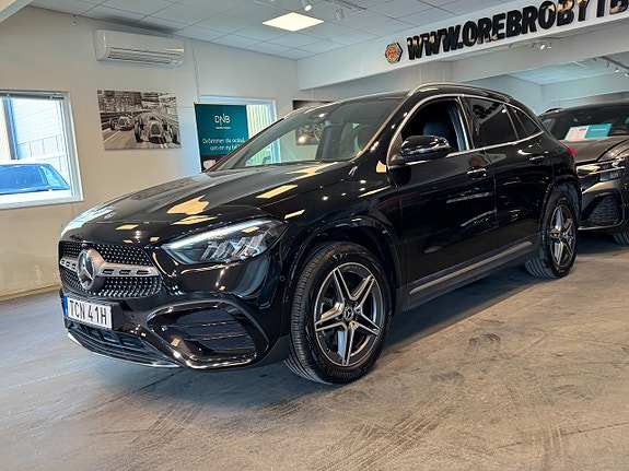 Mercedes-Benz GLA250 e 2 of 29