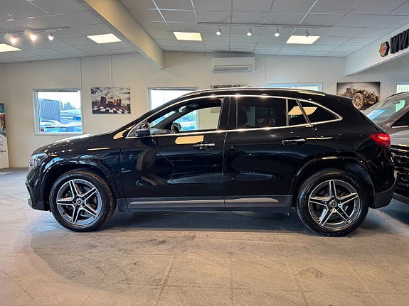 Mercedes-Benz GLA250 e 23 of 29