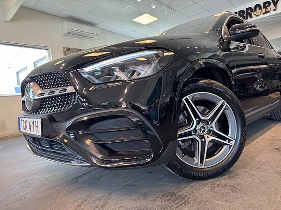 Mercedes-Benz GLA250 e 6 of 29