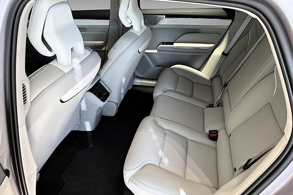 Volvo ES90 7 of 9