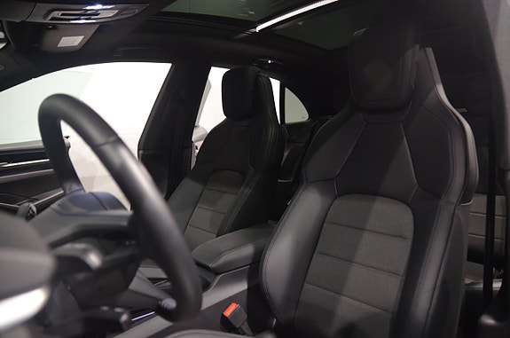 Porsche Macan 11 of 22