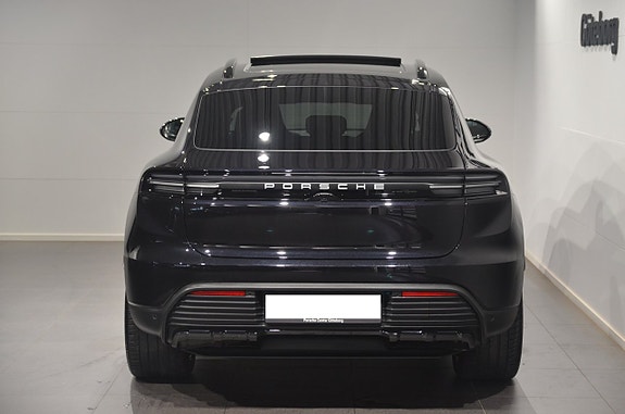 Porsche Macan 7 of 22