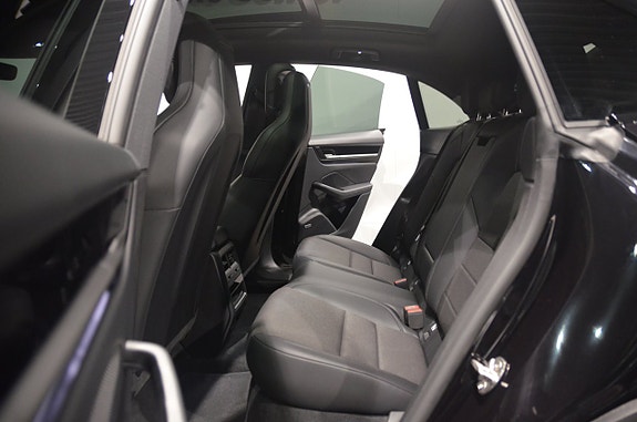 Porsche Macan 14 of 22